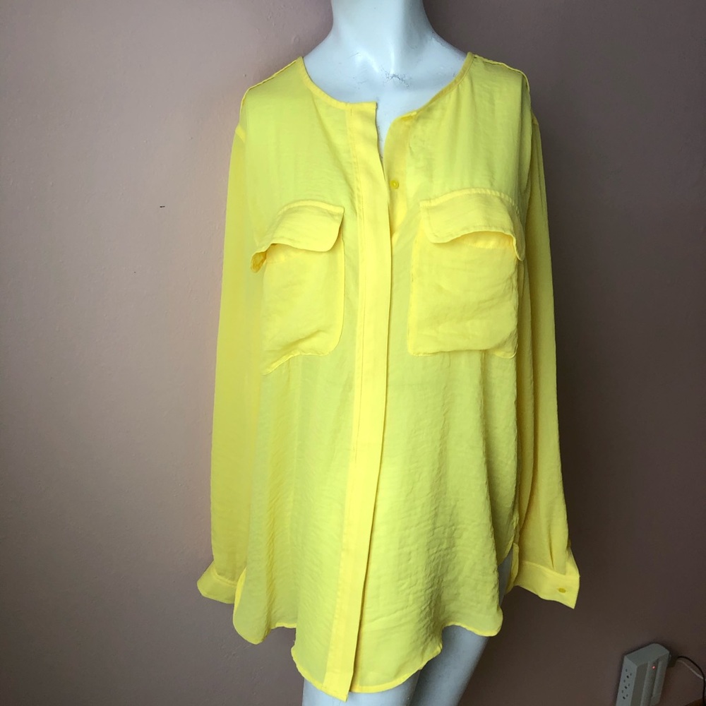 H&M yellow blouse